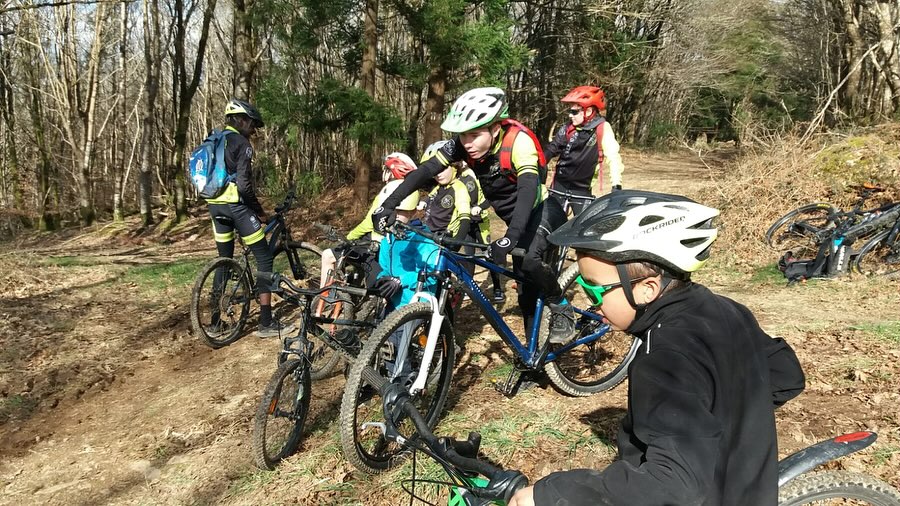 Jeunes du club Camfrout VTT Nature lors d’une sortie VTT
